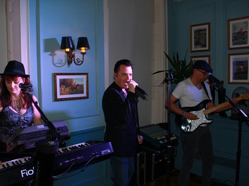 POP OF AGES - WEDDING BAND