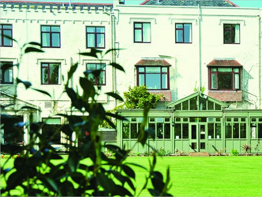 Shillingford Bridge Hotel