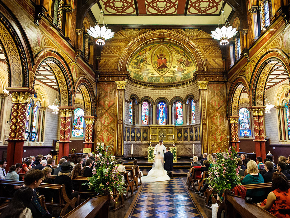 CATCHING THE MOMENTS PHOTOGRAPHY