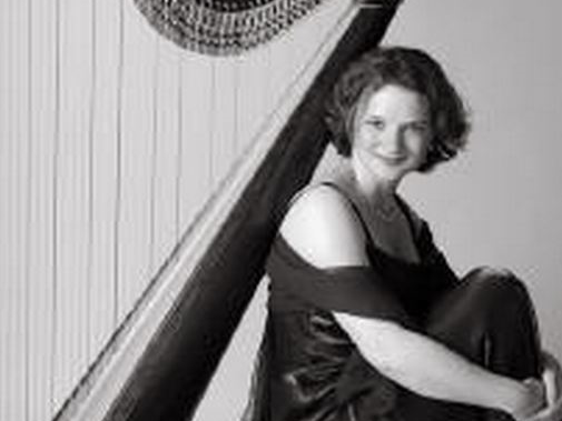 Harpist Jennifer Hill