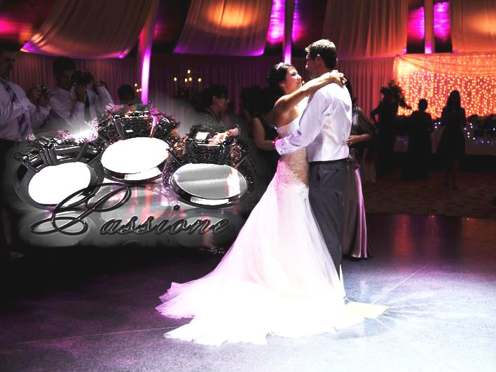 Passione Wedding Band