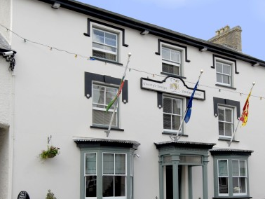 Gwesty'r Emlyn Hotel