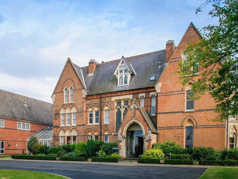 Ettington Chase Hotel