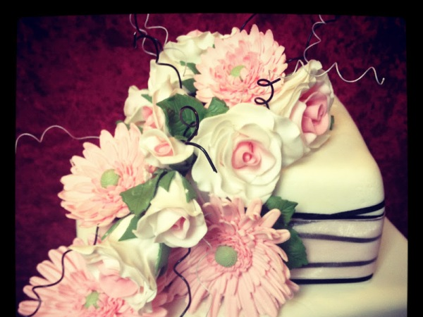 Custom Cakes By Lynsey