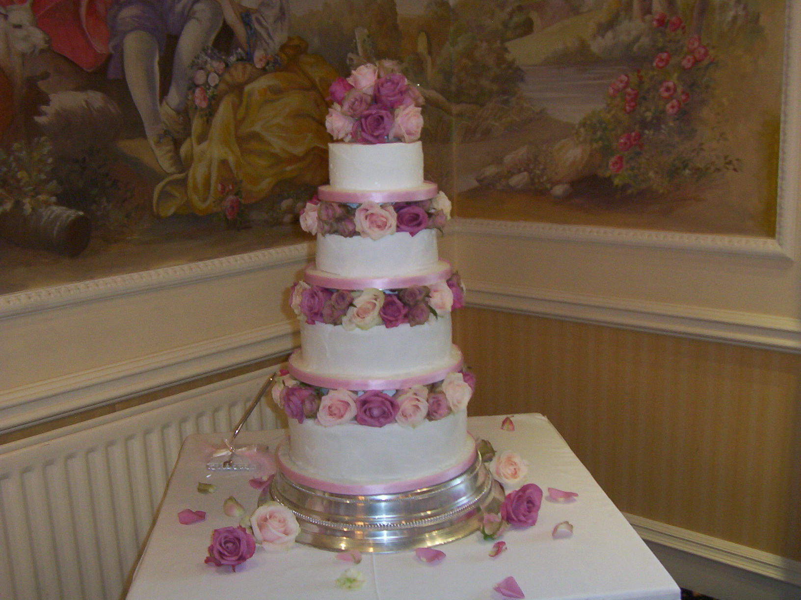 Heavenly Cakes And Favours