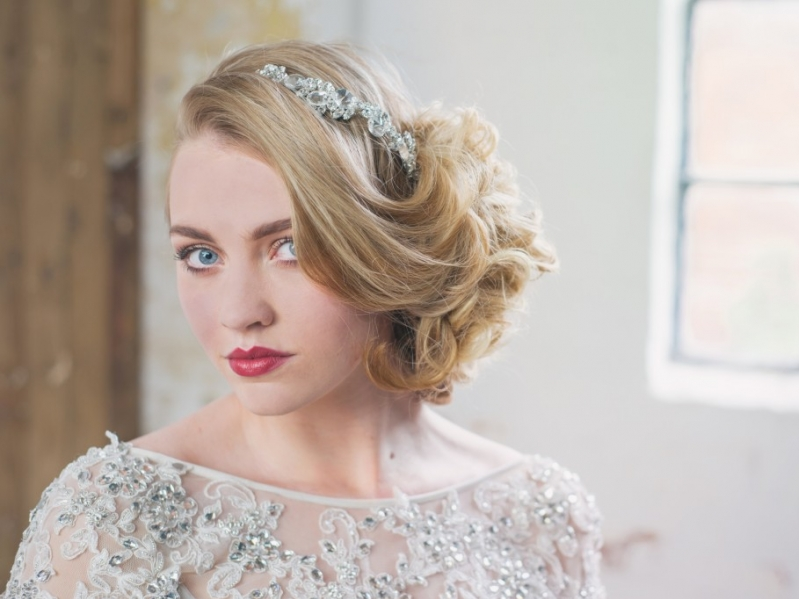 Jenn Edwards Wedding Hair & Make-Up Artist